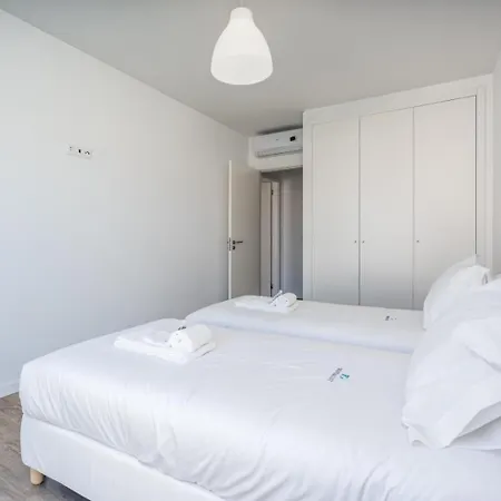 Rooftop Pool, Balcony And Ac #1965