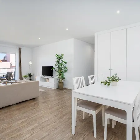 Rooftop Pool, Balcony And Ac #1965 * Lagos