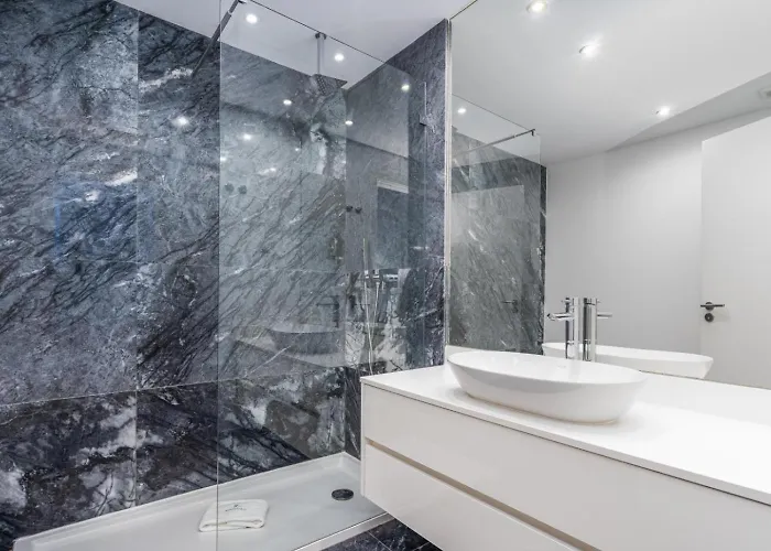 Rooftop Pool, Balcony And Ac #1965 アパート