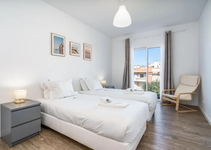 Rooftop Pool, Balcony And Ac #1965 * ラゴス