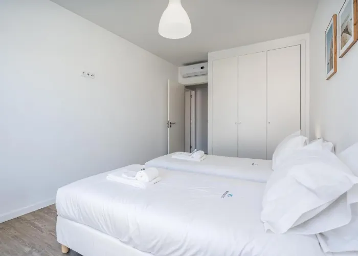 Rooftop Pool, Balcony And Ac #1965