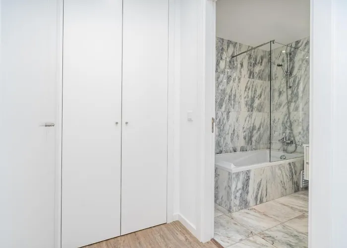 アパート Rooftop Pool, Balcony And Ac #1965