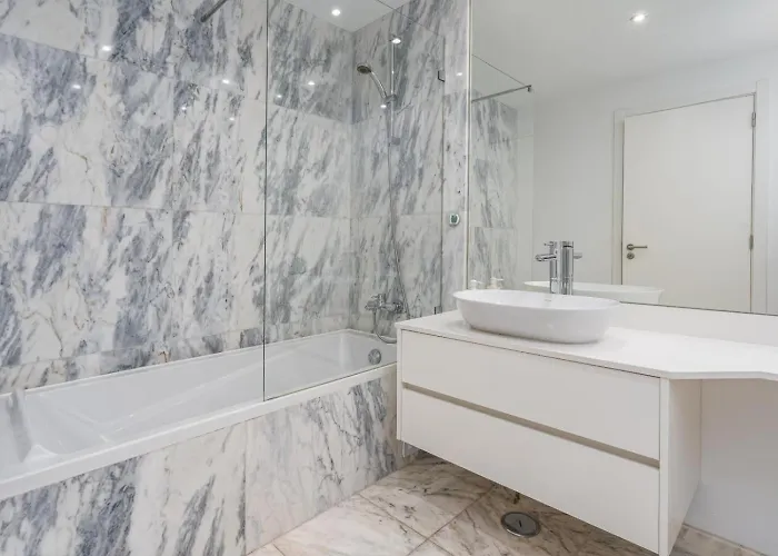 アパート Rooftop Pool, Balcony And Ac #1965