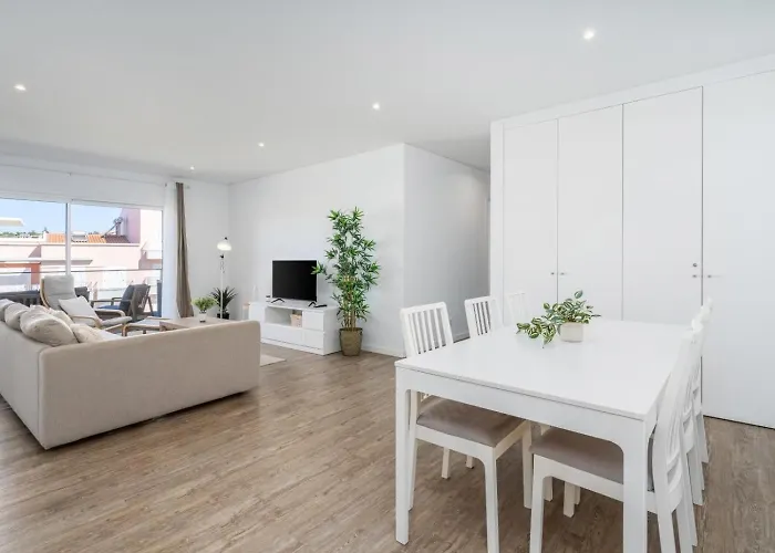 Rooftop Pool, Balcony And Ac #1965 * ラゴス