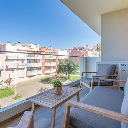 Rooftop Pool, Balcony And Ac #1965 * ラゴス