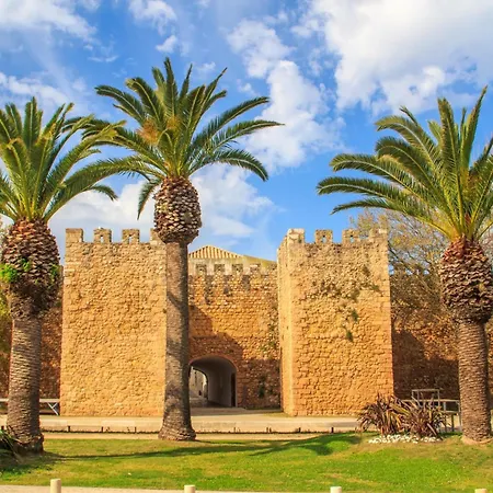 Rooftop Pool, Balcony And Ac #1965 * ラゴス