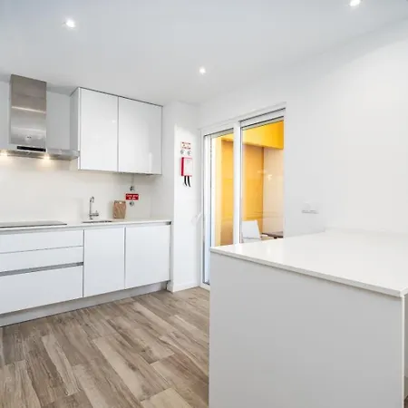 Rooftop Pool, Balcony And Ac #1965 *