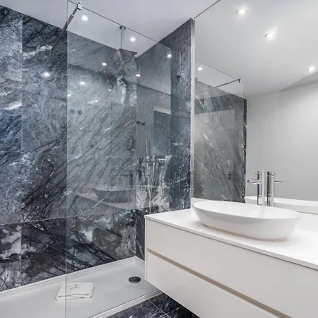 Rooftop Pool, Balcony And Ac #1965 Daire