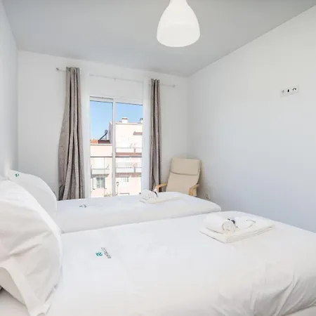 Rooftop Pool, Balcony And Ac #1965 Lagos