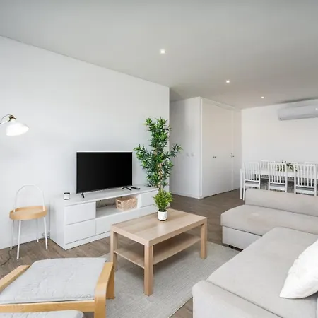 Rooftop Pool, Balcony And Ac #1965 Apartment
